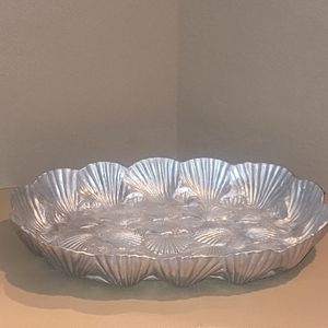 AUTHUR COURT VINTAGE HAMMERED ALUMINUM SHELL 13X15" CENTER PIECE